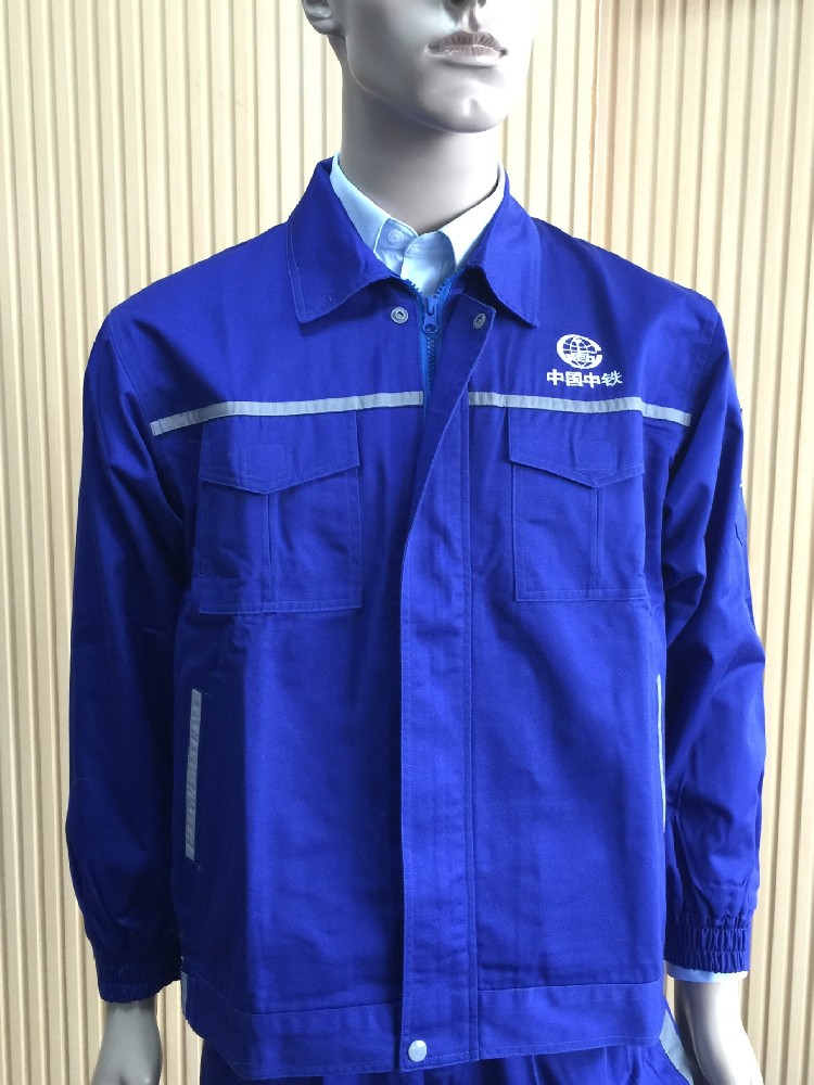大型企業(yè)工作服定制，企業(yè)工作服款式定做logo。